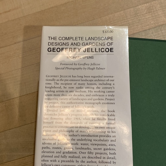 The Complete Landscape Designs and Gardens of Geoffrey Jellicoe - Picture 4 of 16